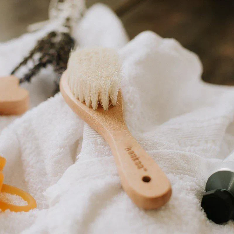 Haakaa Goats Wool Wooden Baby Brush & Comb Set (Pack of 2) - Image 3