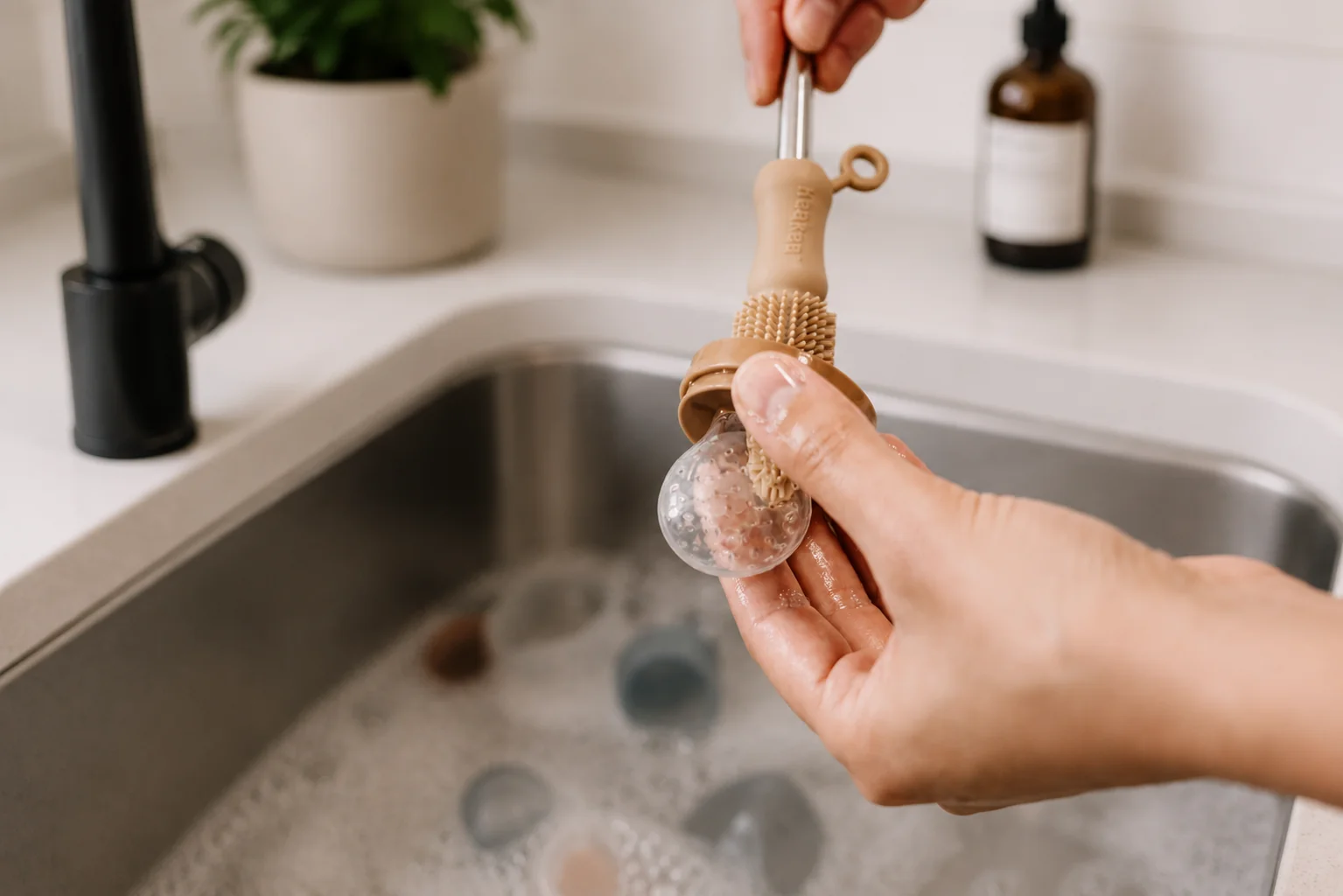 Haakaa Silicone Cleaning Brush Kit - Image 14