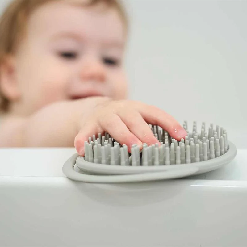 Haakaa Silicone Shampoo Brush 1 pk - Image 8
